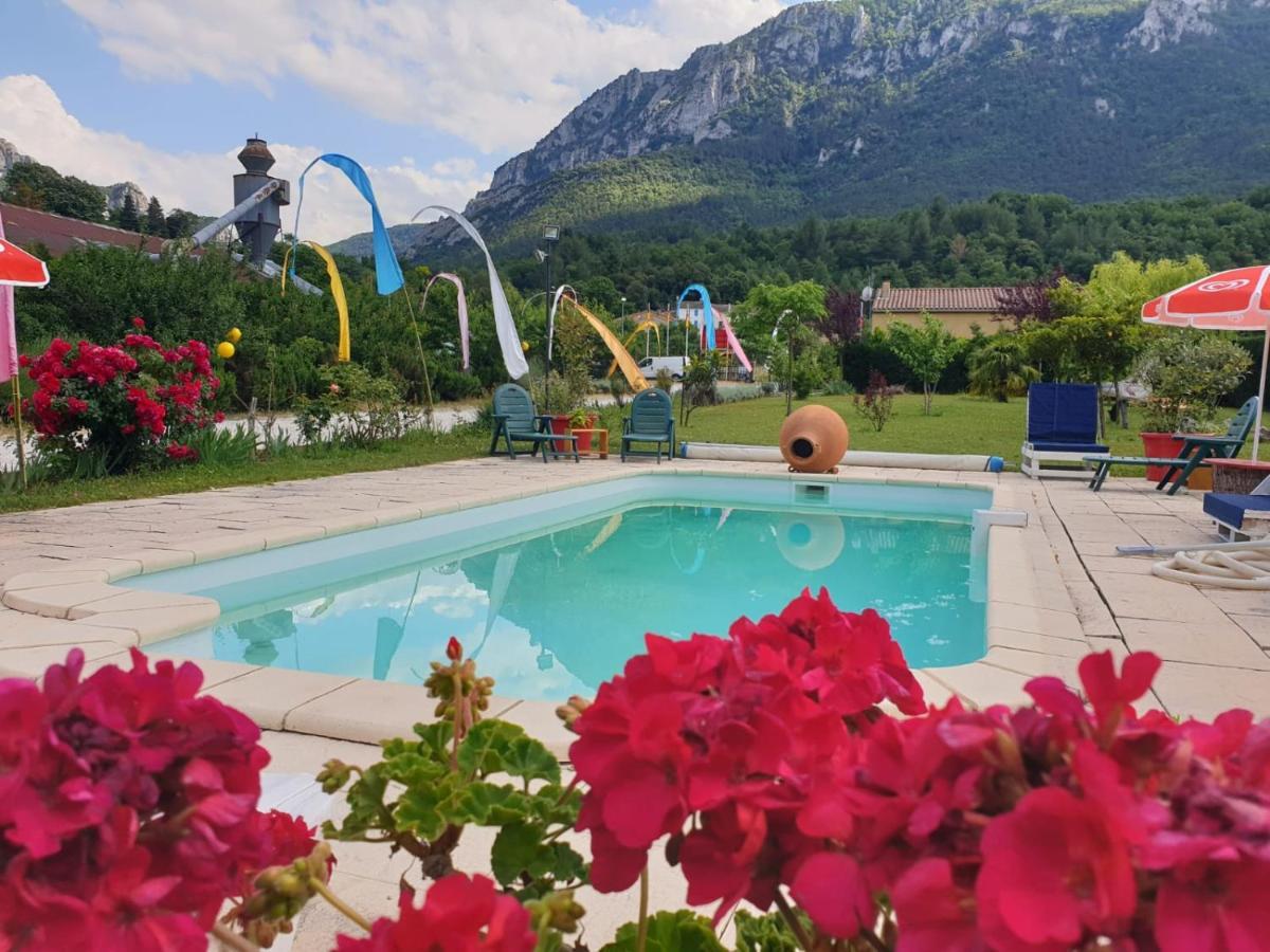 Hotel Restaurant Rose Des Pyrenees Belvianes-et-Cavirac Exterior photo